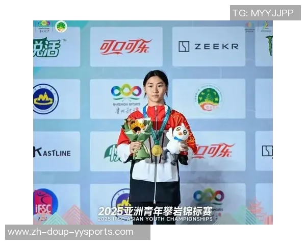 无数次跌倒后滑上亚洲之巅!11岁“小孩姐”自由式轮滑夺双金 无数次跌倒后滑上亚洲之巅!11岁“小孩姐”自由式轮滑夺双金